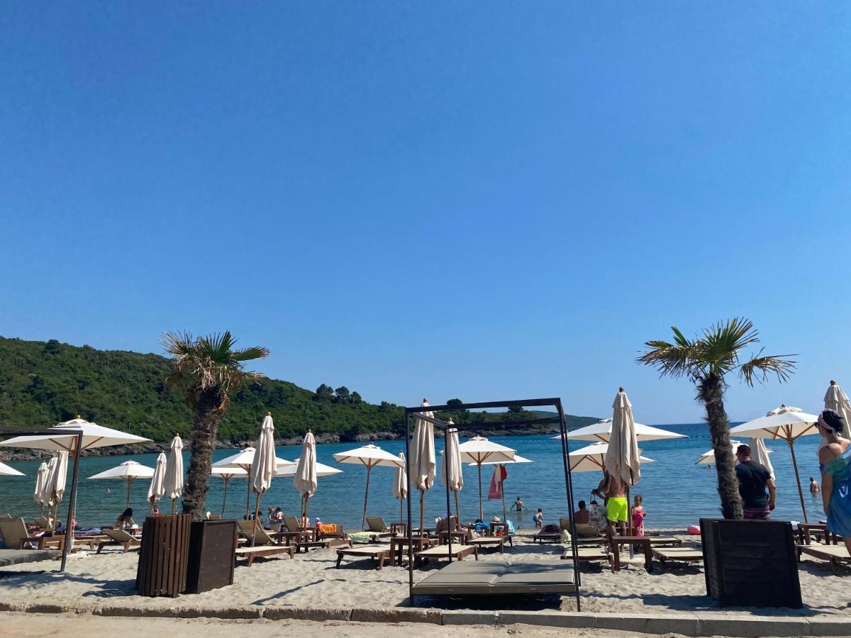 Apartments Villa Viktoria Tivat Bagian luar foto