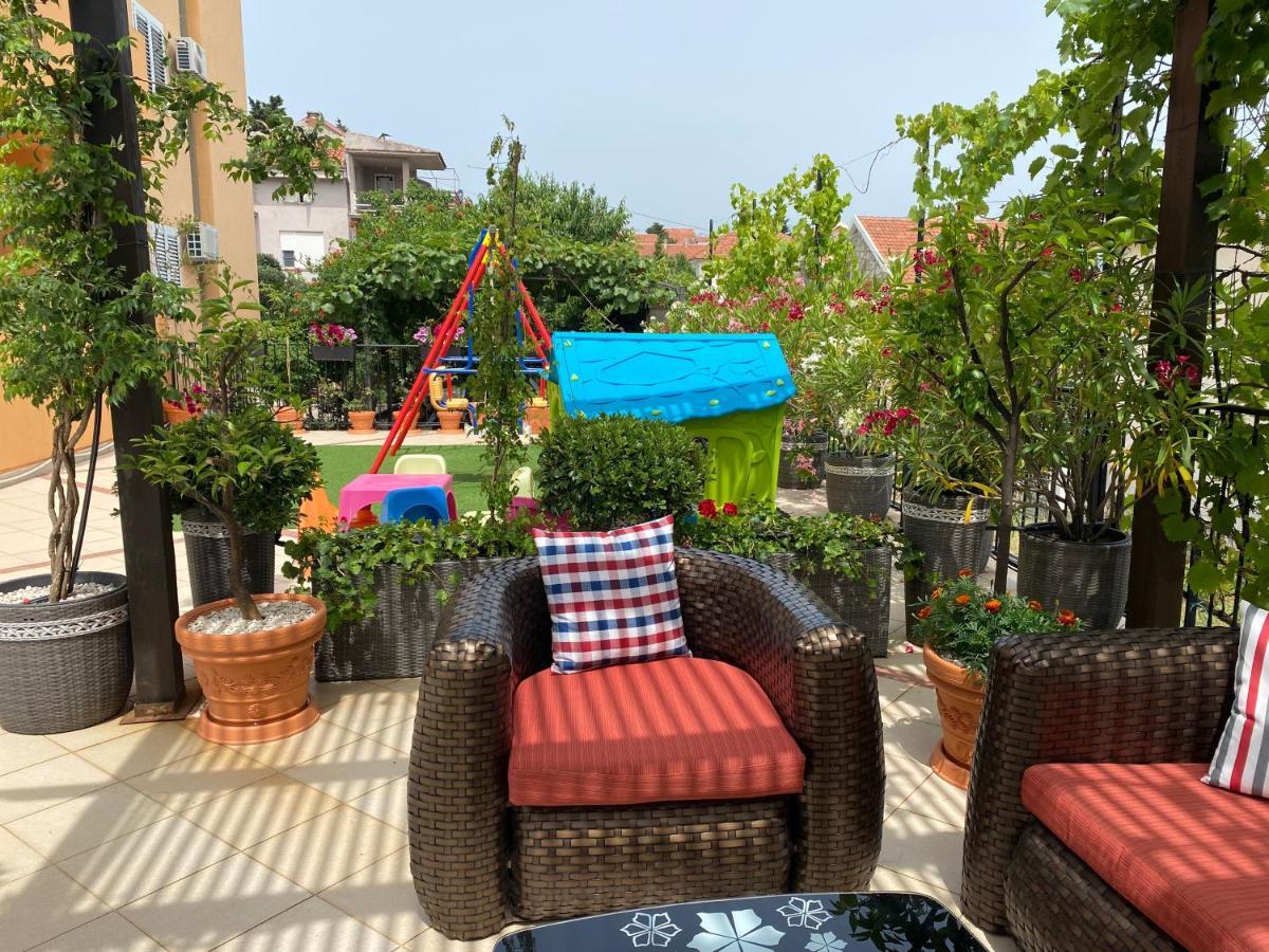 Apartments Villa Viktoria Tivat Bagian luar foto