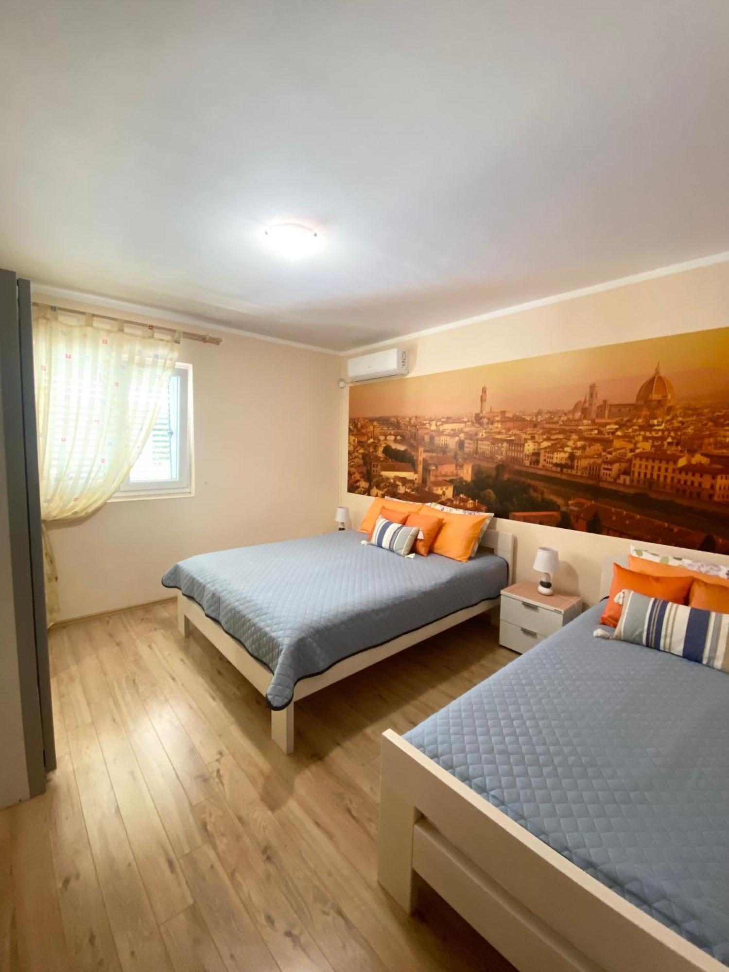 Apartments Villa Viktoria Tivat Bagian luar foto