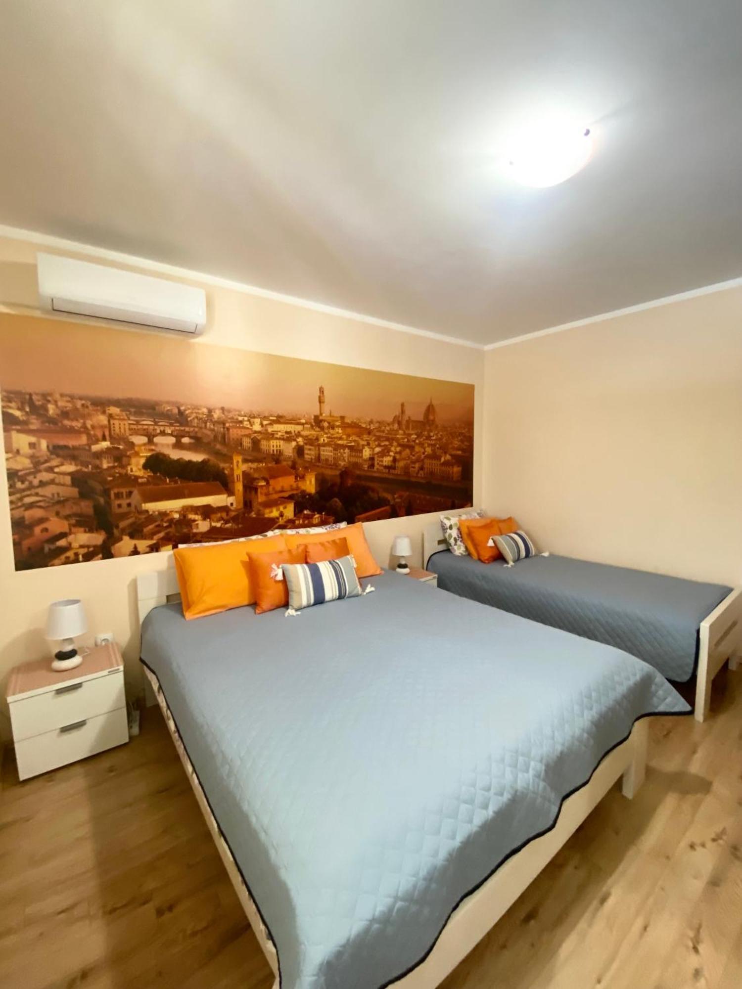 Apartments Villa Viktoria Tivat Bagian luar foto