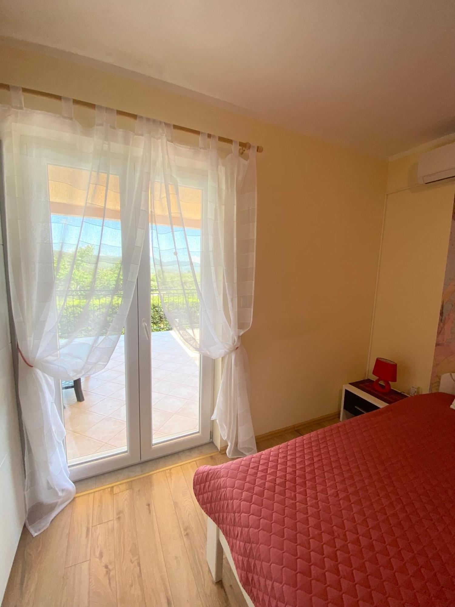 Apartments Villa Viktoria Tivat Bagian luar foto