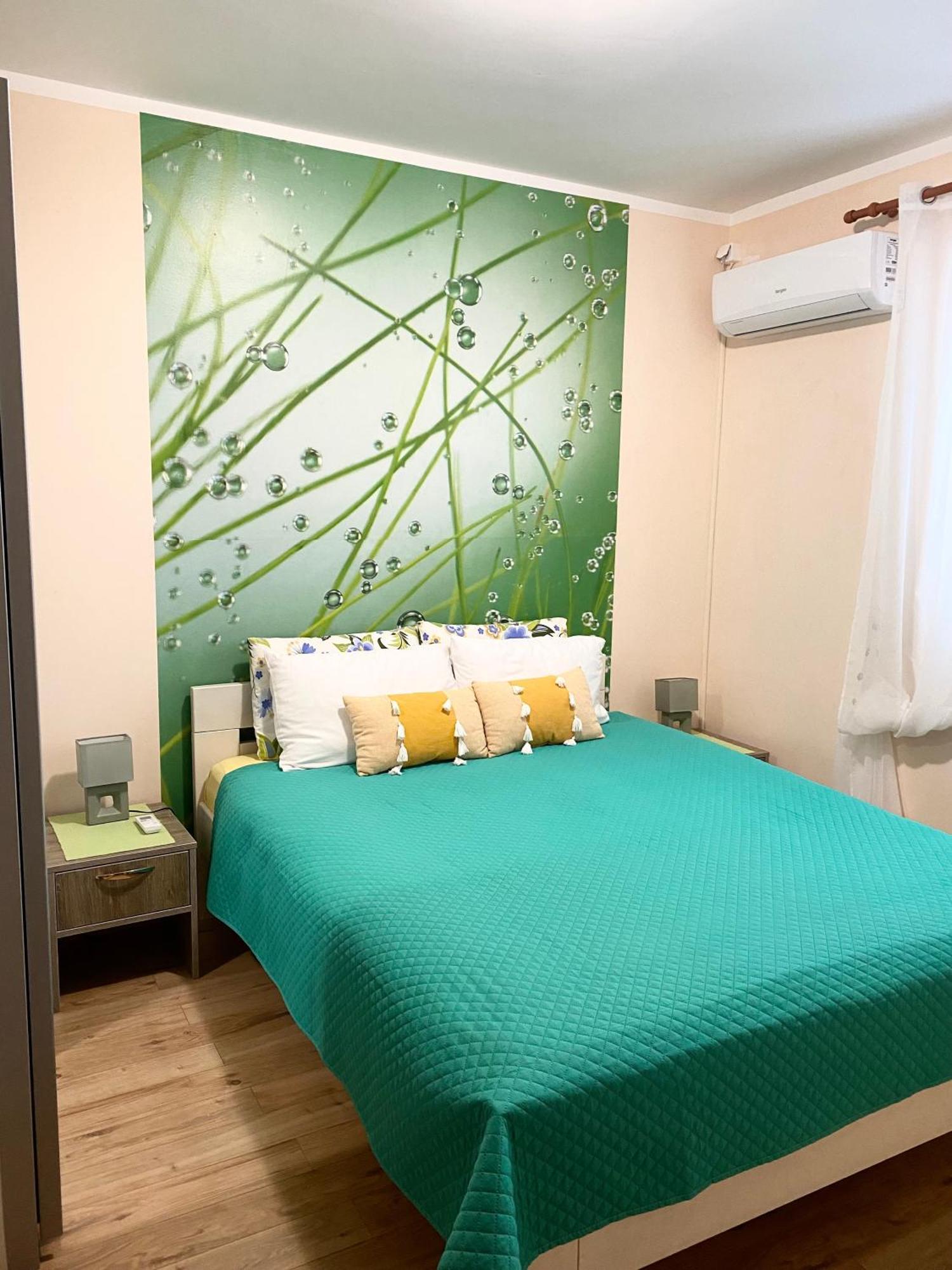 Apartments Villa Viktoria Tivat Bagian luar foto