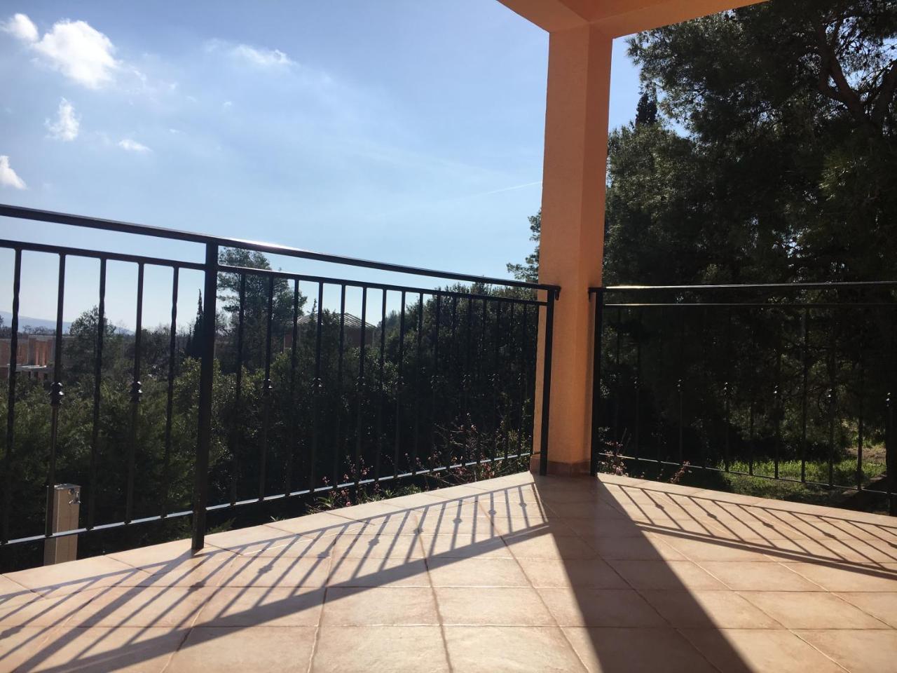 Apartments Villa Viktoria Tivat Bagian luar foto