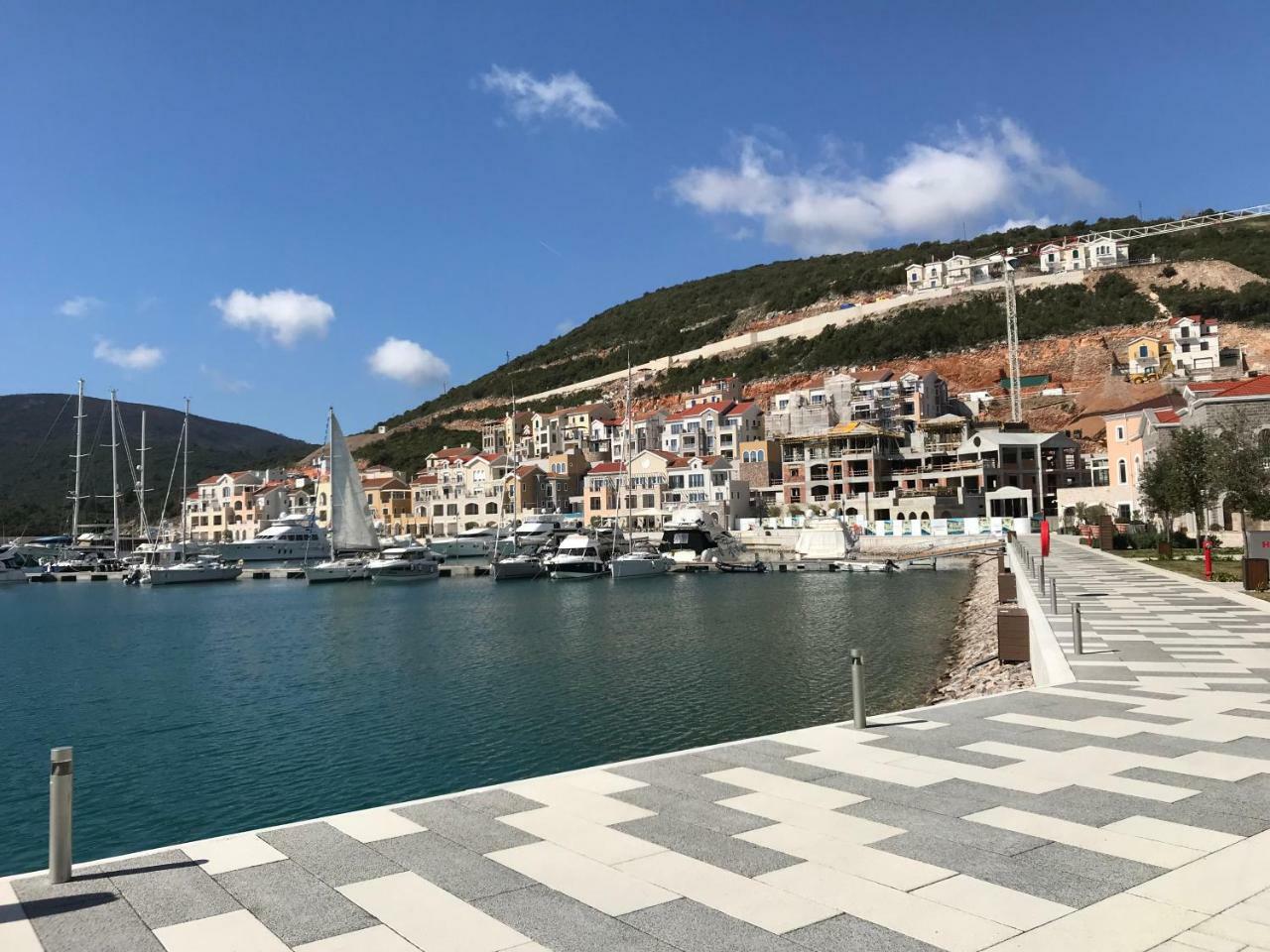 Apartments Villa Viktoria Tivat Bagian luar foto