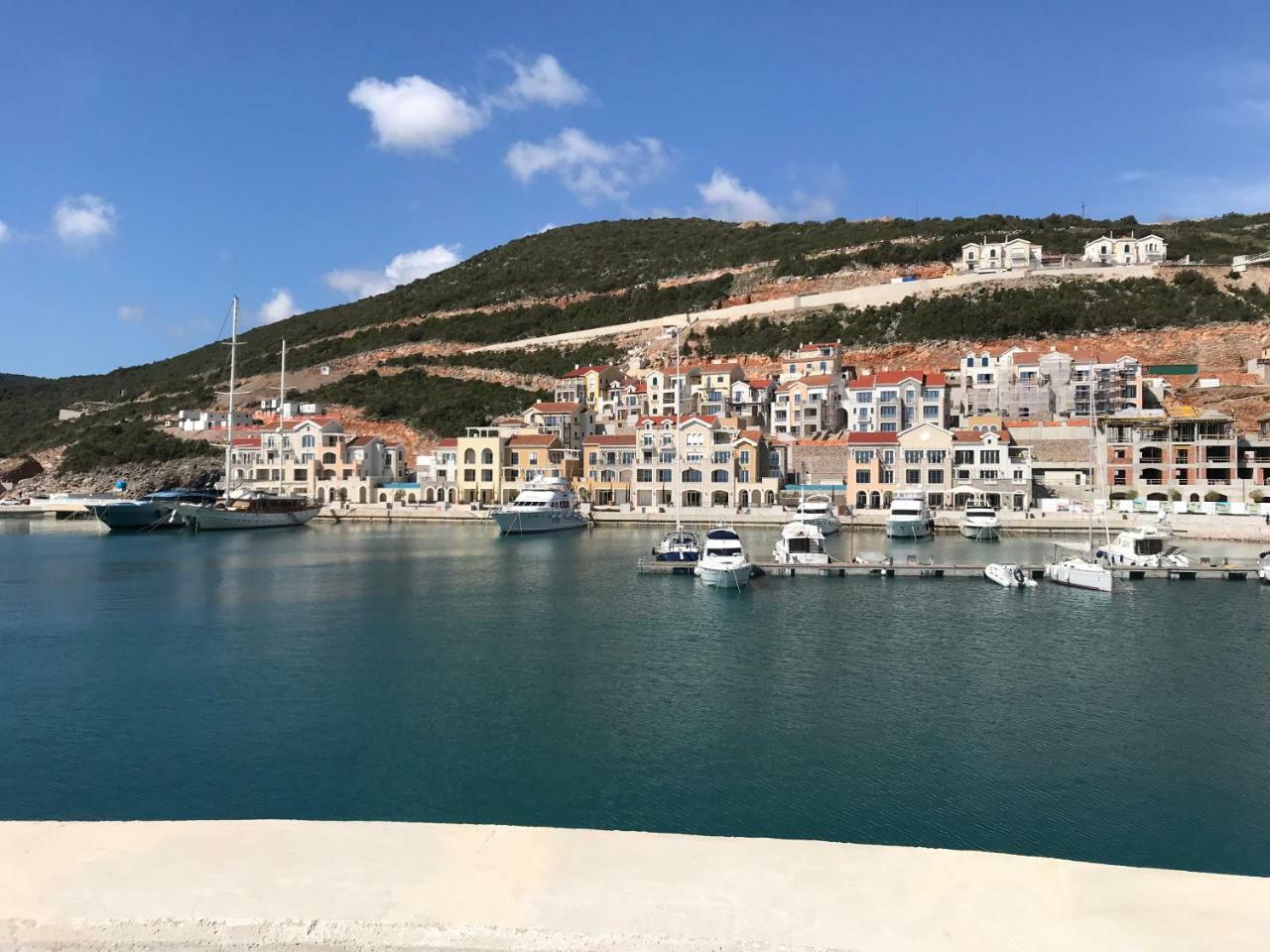 Apartments Villa Viktoria Tivat Bagian luar foto